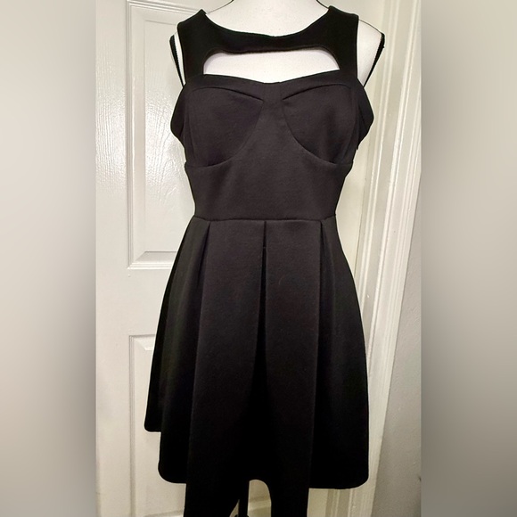 one clothing Dresses & Skirts - One Clothing Black Sleeveless Cutout Fit and Flare Dress Large